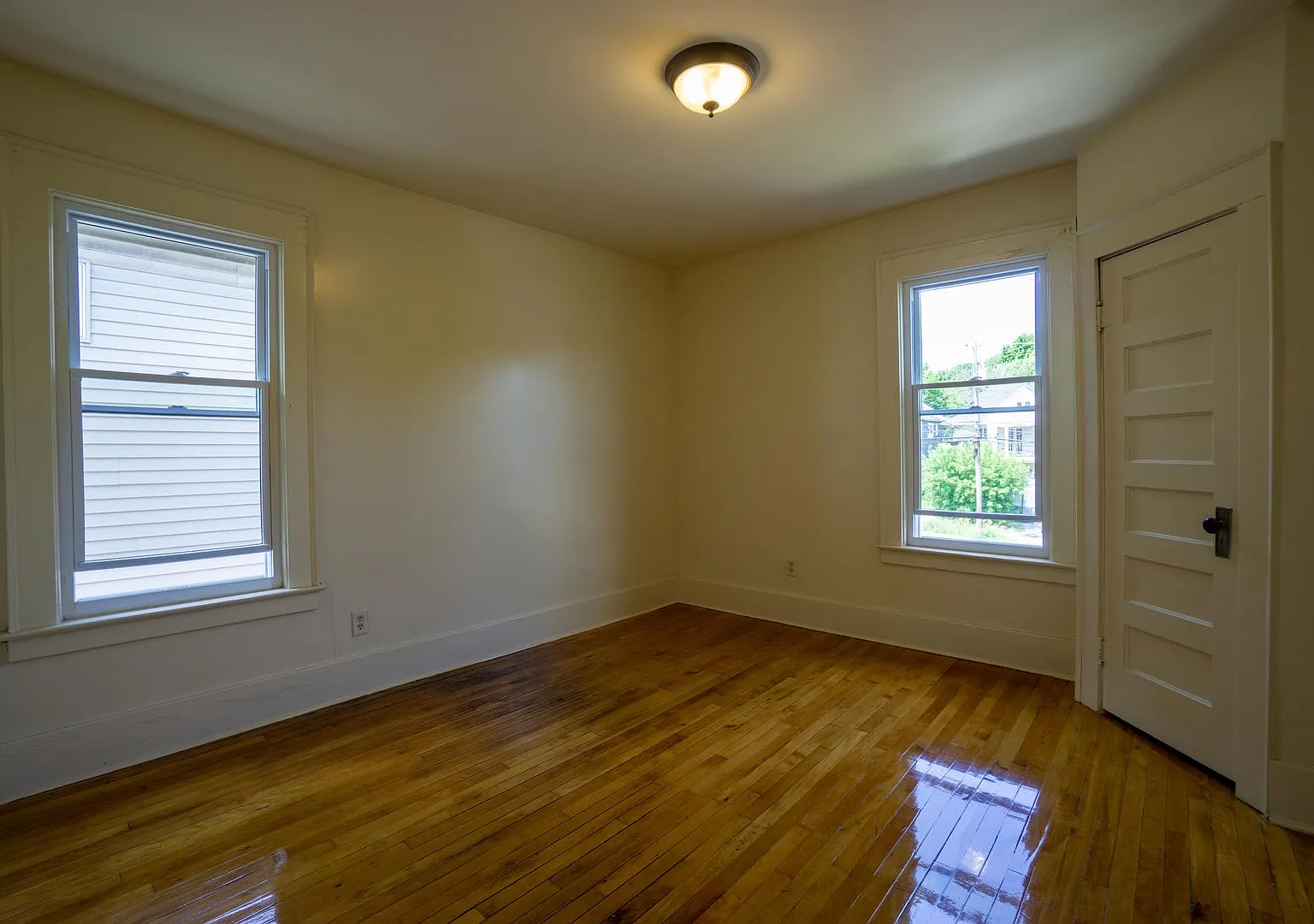 2424 E Genesee - Available 8/1/27 - Spacious Newly Renovated Single Family Home — Photo 2