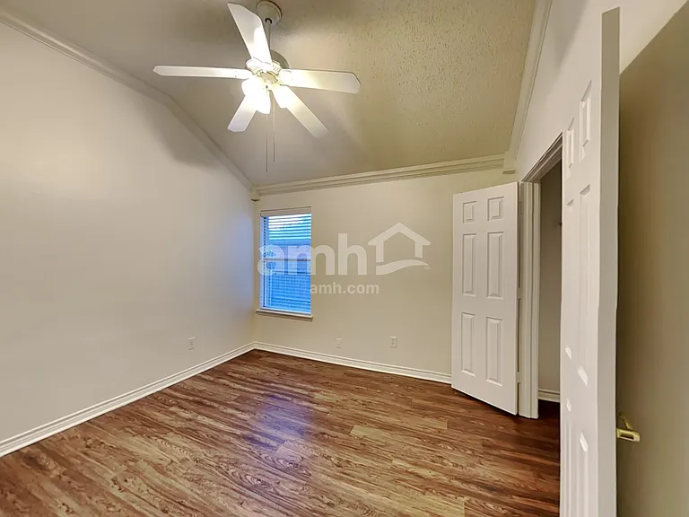 4709 Shadow Crest Dr — Photo 19