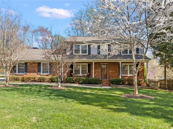 104 Ben Nevis Dr, Kernersville, NC 27284