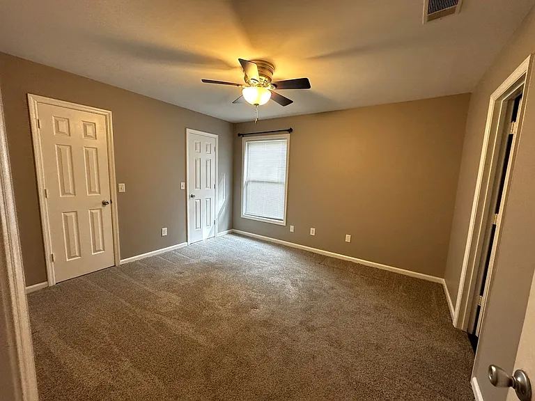 46 Sagebrush Apts — Photo 3