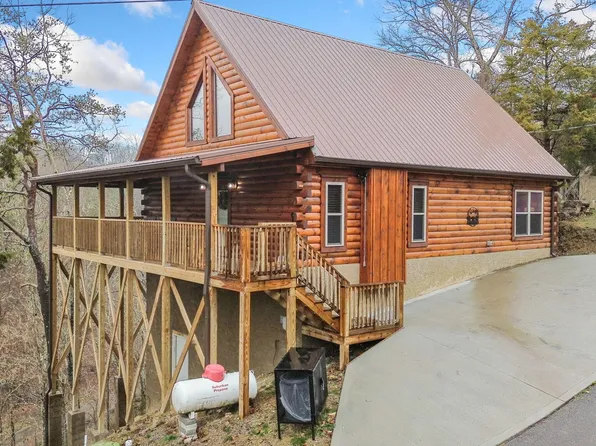 2151 Wingspan Dr, Sevierville, TN 37876