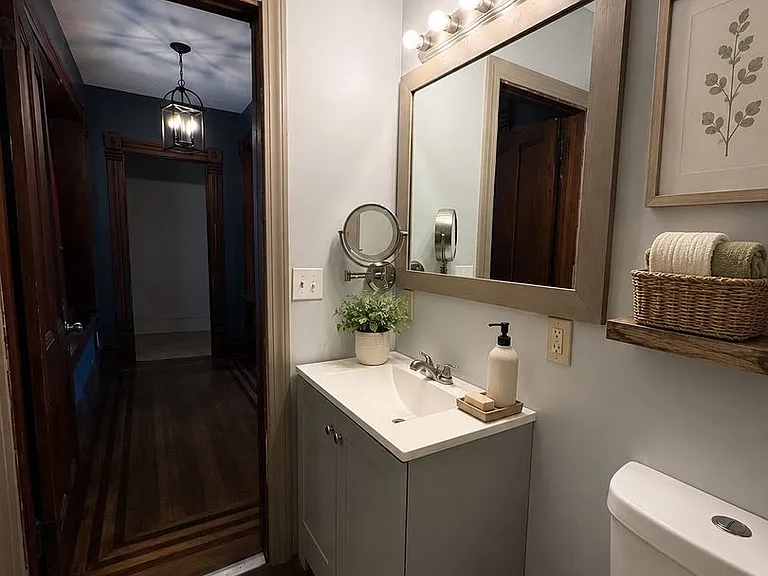532 Crosby St — Photo 37