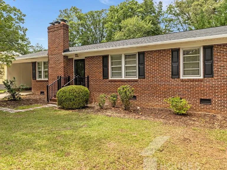 9 Forestdale Dr — Photo 1