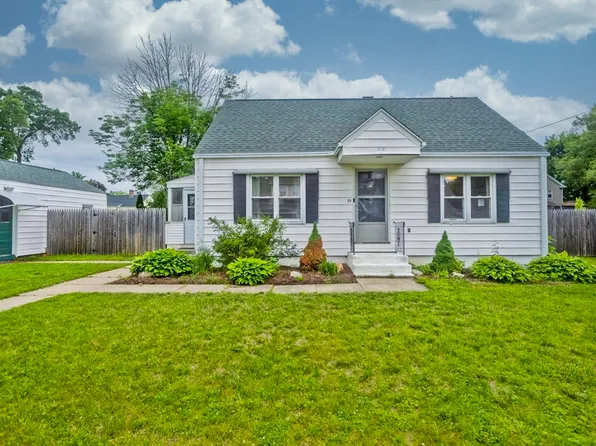 28 Hastings St, Feeding Hills, MA 01030