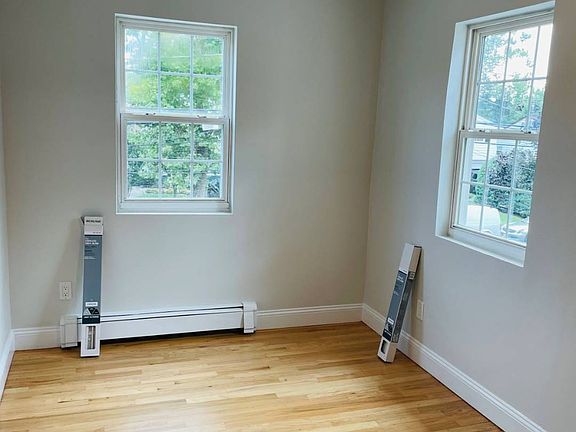 5th image of 0 McLoughlin St #2