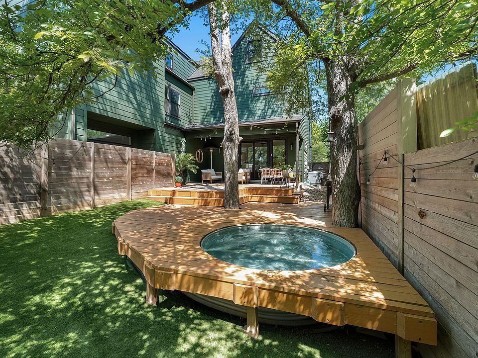 1st image of 5109 Stone Gate Dr #1