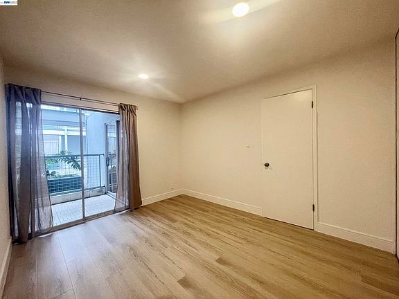 3rd image of 1428 Madison St #104