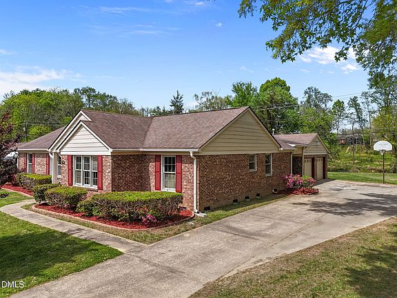 3rd image of 309 Rippling Stream Rd
