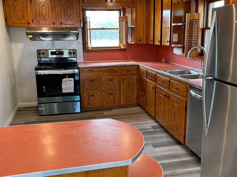 400 Lake Rd — Photo 4