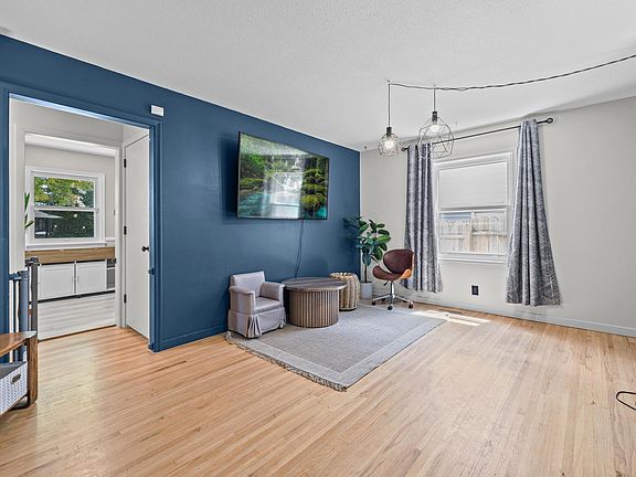 5th image of 5849 44th Ave S