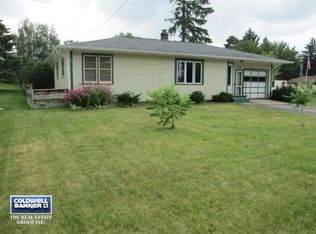 1934 Pershing Rd, New London, WI 54961