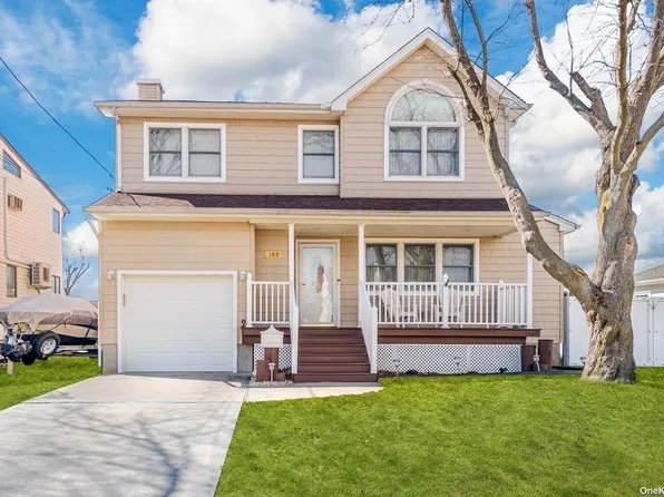 100 East Dr, Copiague, NY 11726