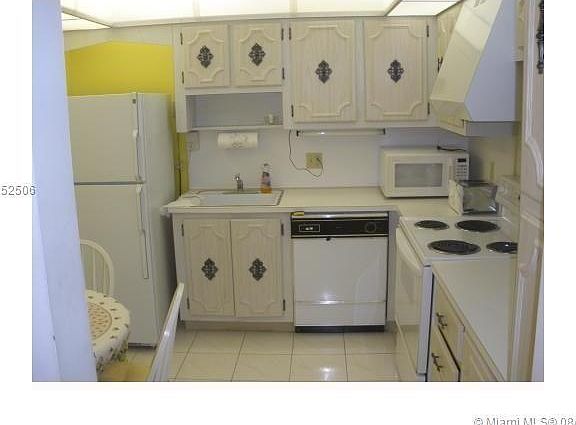5th image of 2801 NE 183rd St APT 403