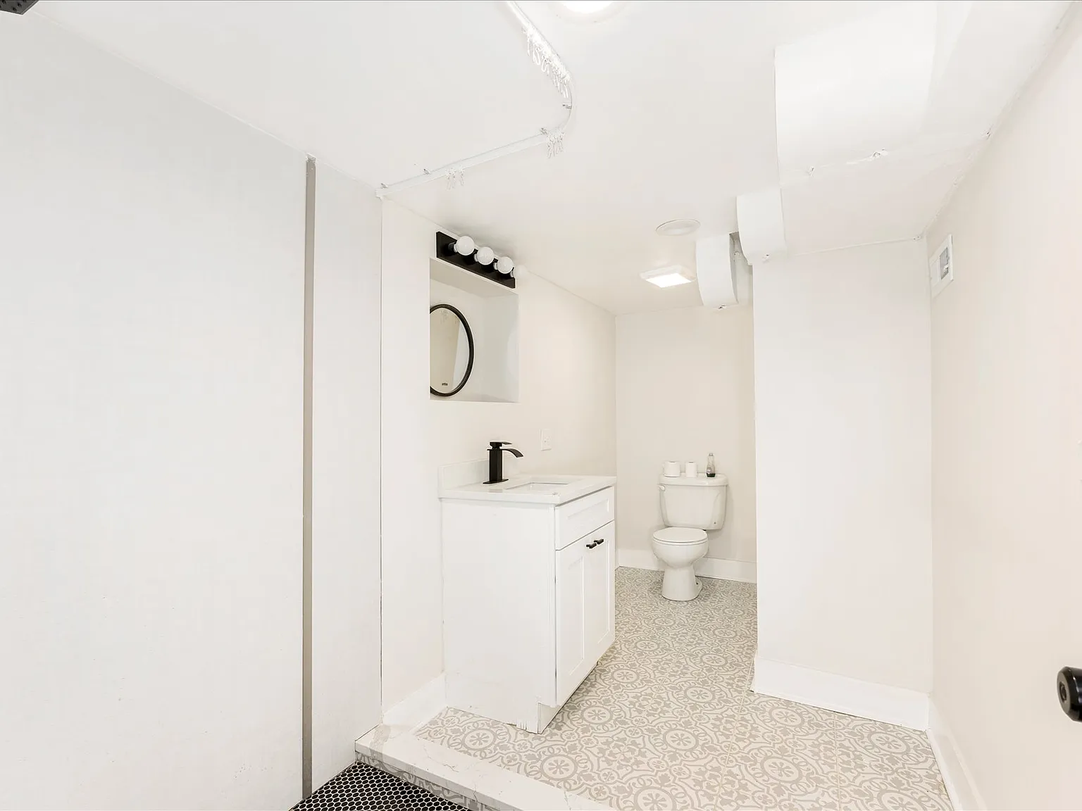 4849 West Hutchinson Street G - G — Photo 3