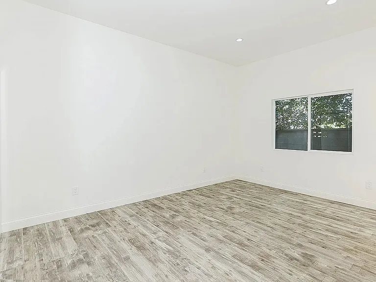9958 Marklein Ave — Photo 16