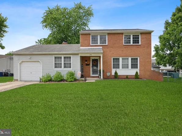 174 Schoolhouse Ln, Mount Laurel, NJ 08054