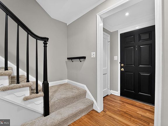 5th image of 1625 Woodbourne Ave