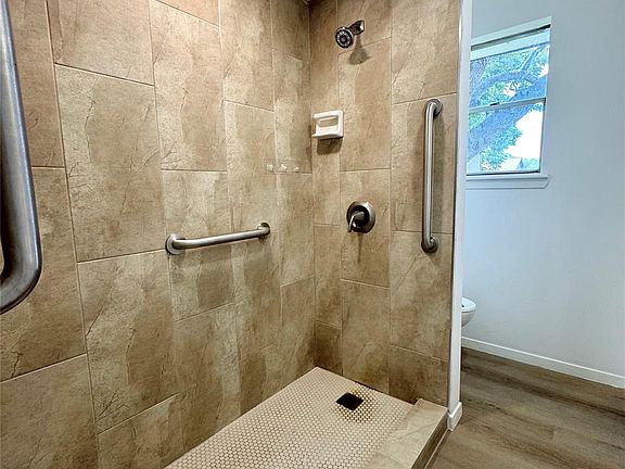 5th image of 2126 Ripple Creek Dr
