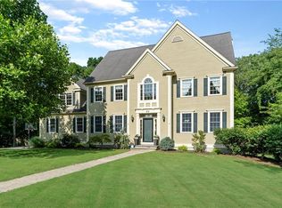 89 Sycamore Ln, Saunderstown, RI 02874