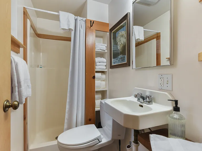 510 Pioneer Way — Photo 13
