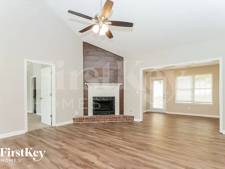 290 Willow Shoals Dr — Photo 4