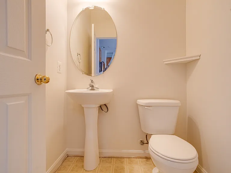 103 Buttonwood Ct — Photo 9