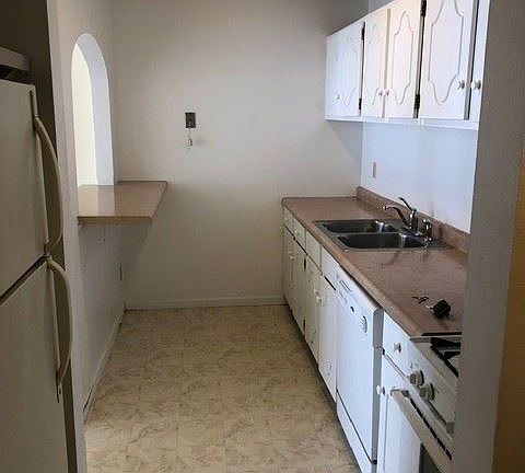 4th image of 931 E Russell Ave APT 103