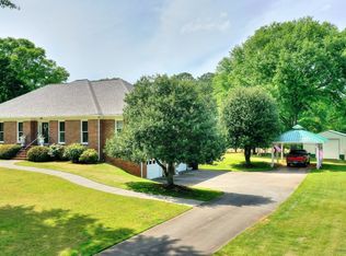 2879 Bay Ridge Dr, Loganville, GA 30052