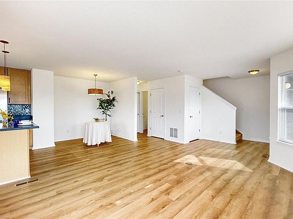 4th image of 12846 Jasmine Street #D