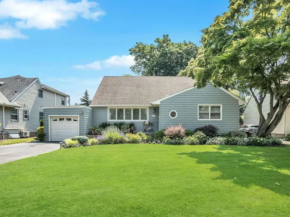 177 Hungry Harbor Road, Valley Stream, NY 11581