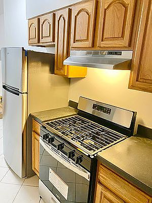 1st image of 113 E 102nd St APT 1A