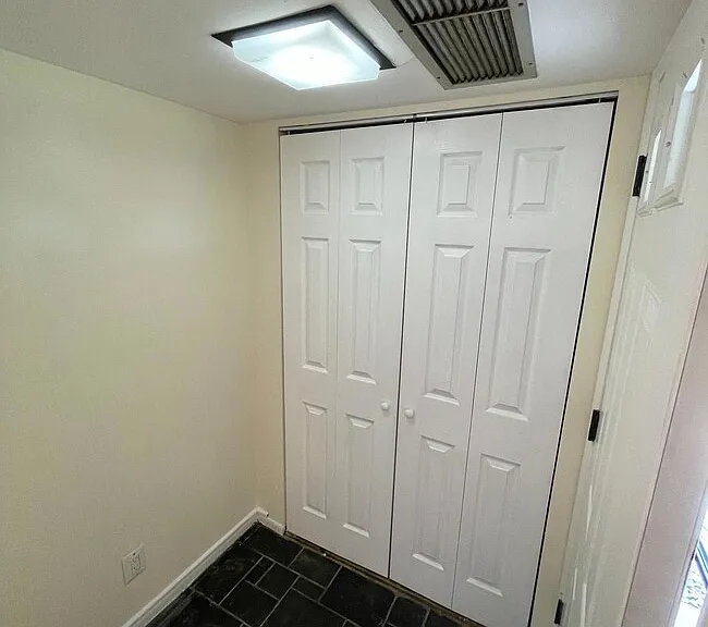 208 Old Forge Xing #208 — Photo 4