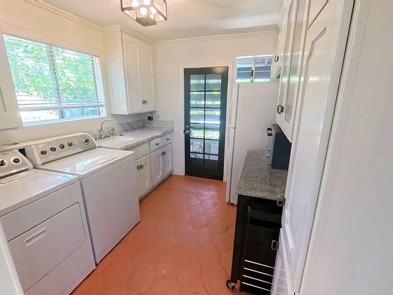 630 Beverly Dr — Photo 5