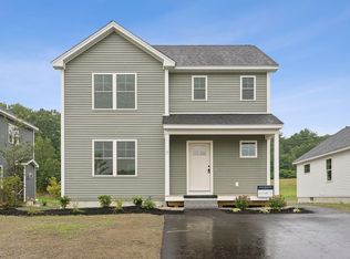 7 Feldspar Ln #4, Cumberland Center, ME 04021