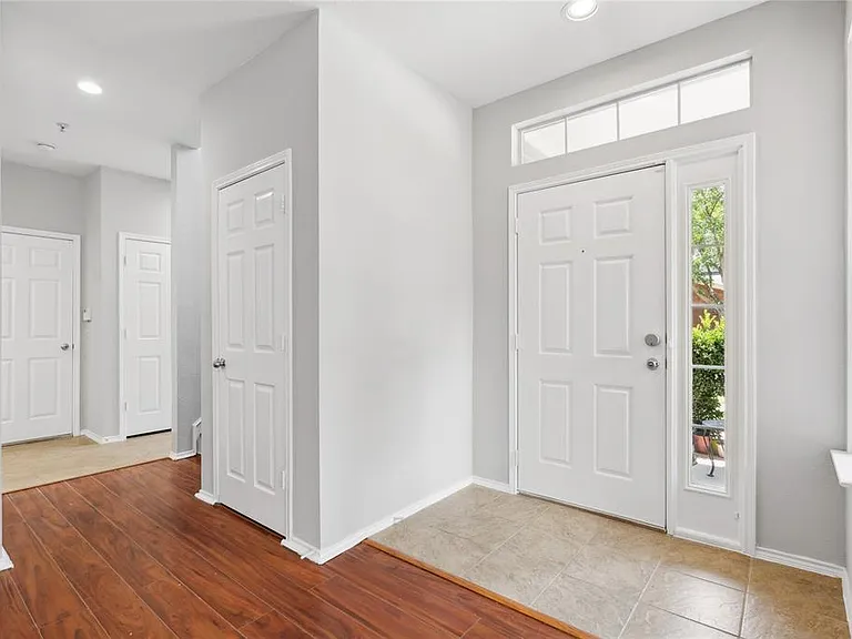 2316 Stoneleigh Pl — Photo 4