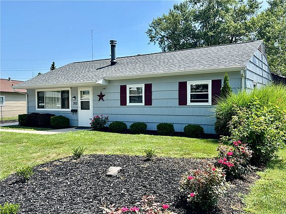 2nd image of 303 Pinewood Ave