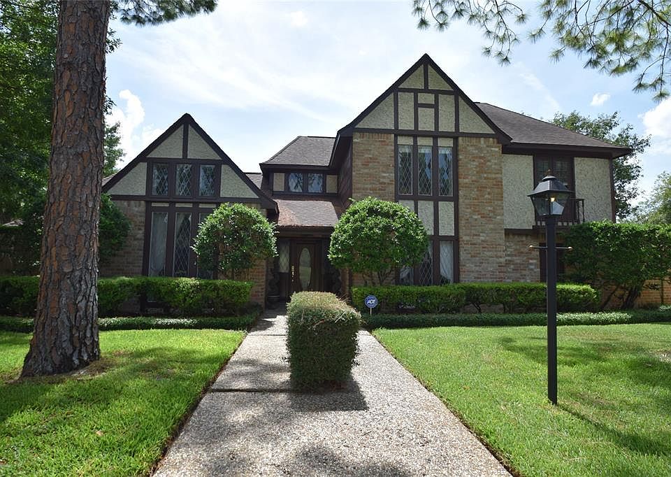 1st image of 614 Brenwick Ct