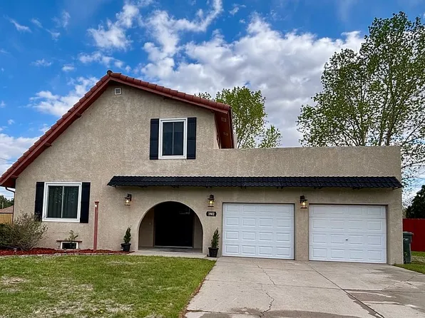 1902 Cheyenne Dr, Scottsbluff, NE 69361