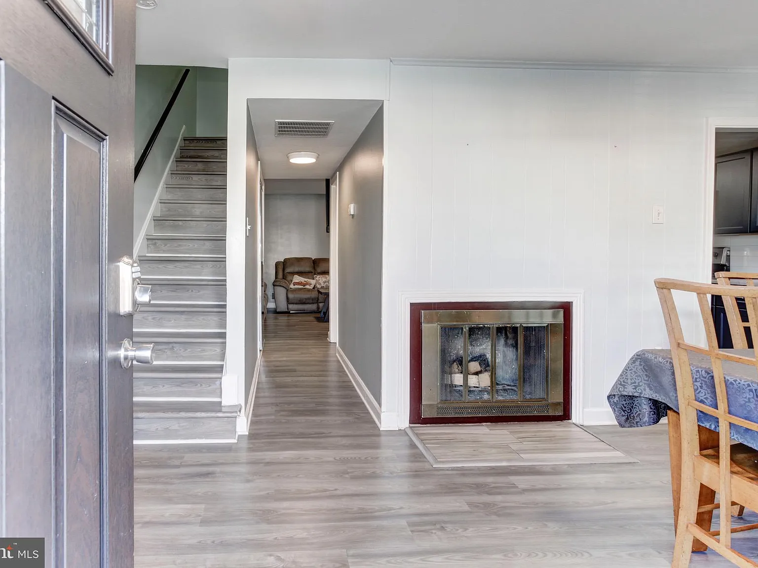 4 bed, 2.5 bath, 1396 sqft, $2,250 — Photo 4