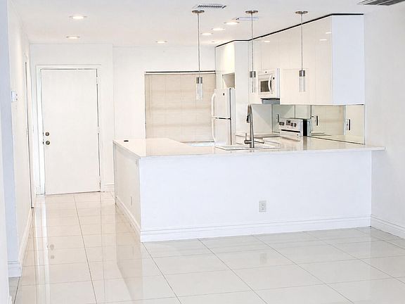 5th image of 8861 Bella Vista Drive