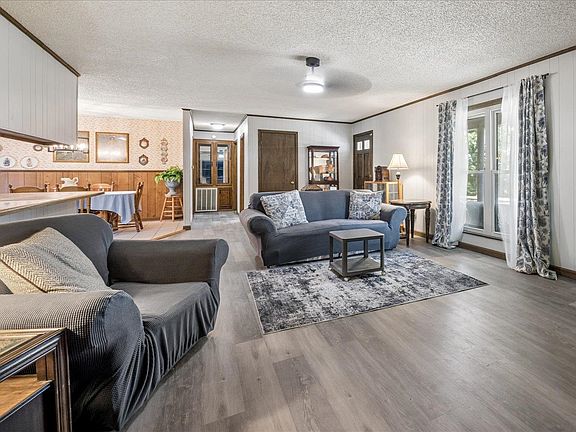 4th image of 341 Ray Ln