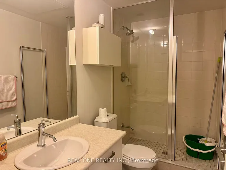 832 Bay St #602 — Photo 8