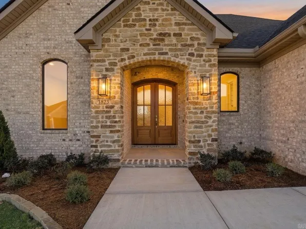 21 Mountain Brook Rd, Little Rock, AR 72223
