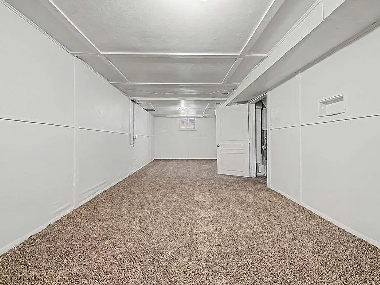 1230 S Grape St — Photo 24