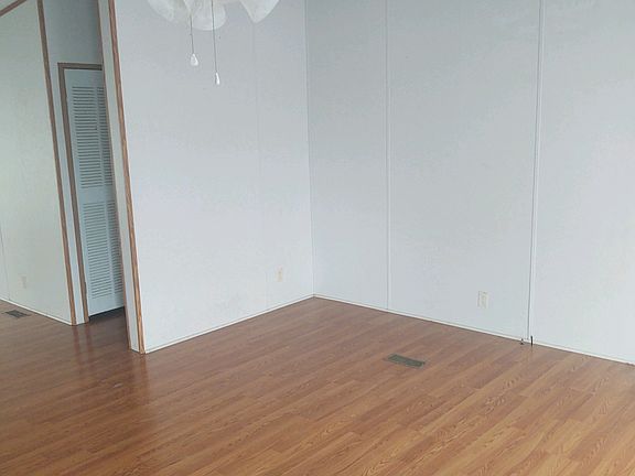 3rd image of 100 Stonecutter Dr
