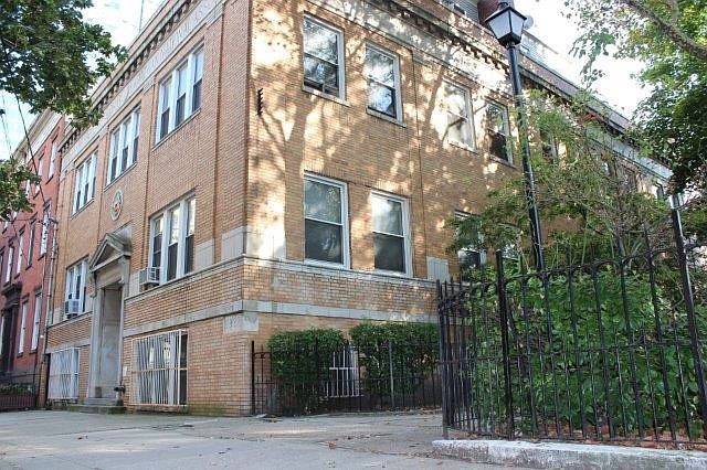 83 Grand St