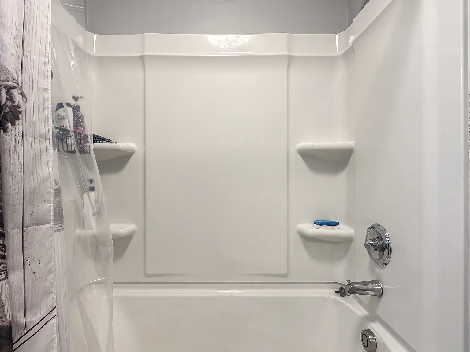 2 bed, 950 sqft, $1,300 — Photo 4