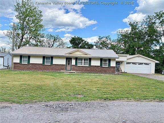 3rd image of 114 Skyline View Dr