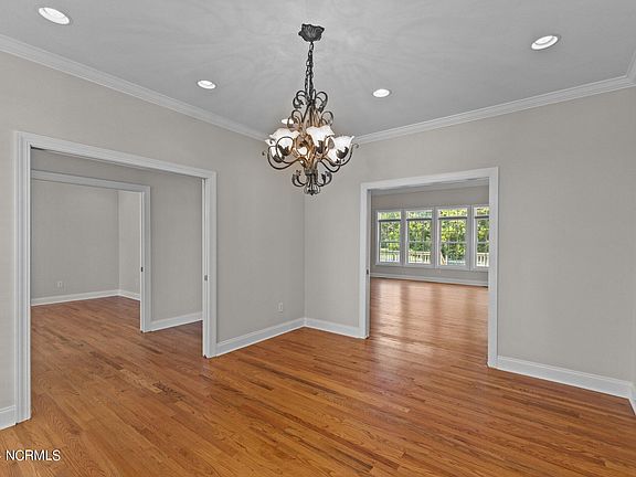 5th image of 161 Howland Parkway