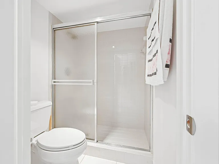 15450 Pembridge Ave E #192 — Photo 7